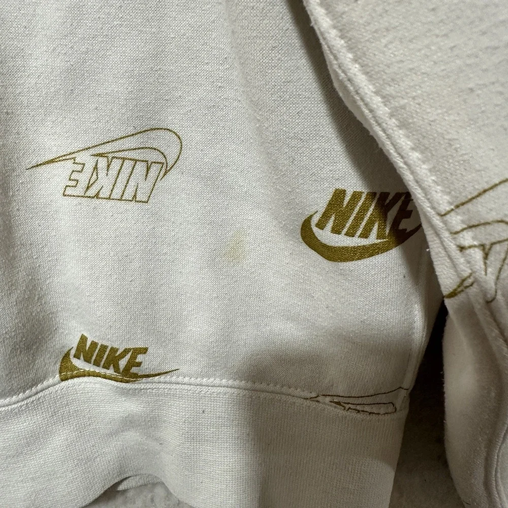 Nike pullover sweatshirt